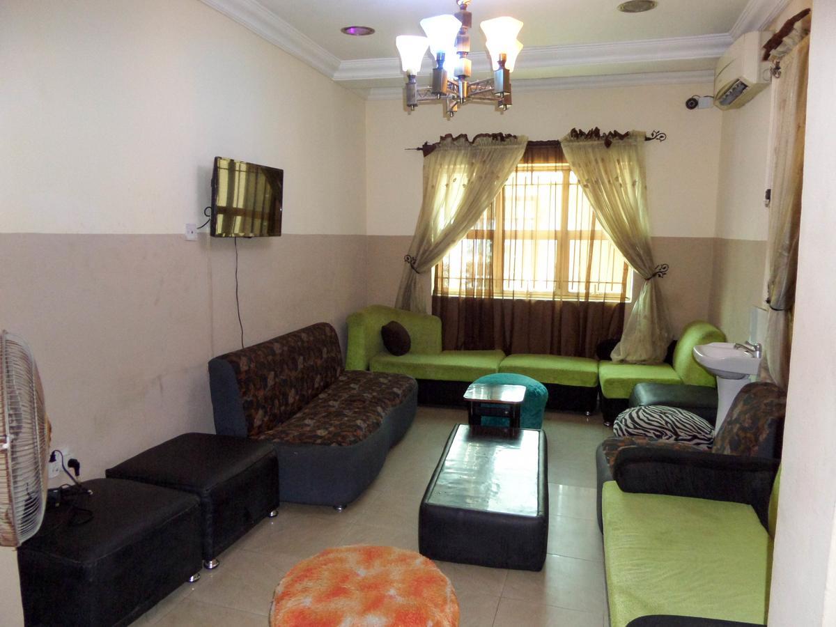 Wonder King Hotel Лагос Екстериор снимка