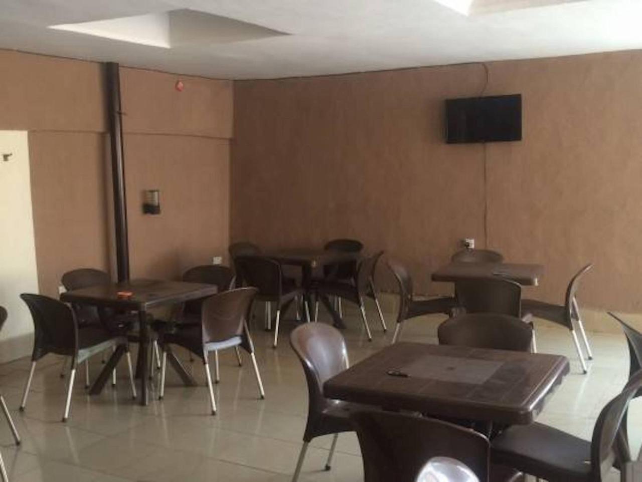 Wonder King Hotel Лагос Екстериор снимка