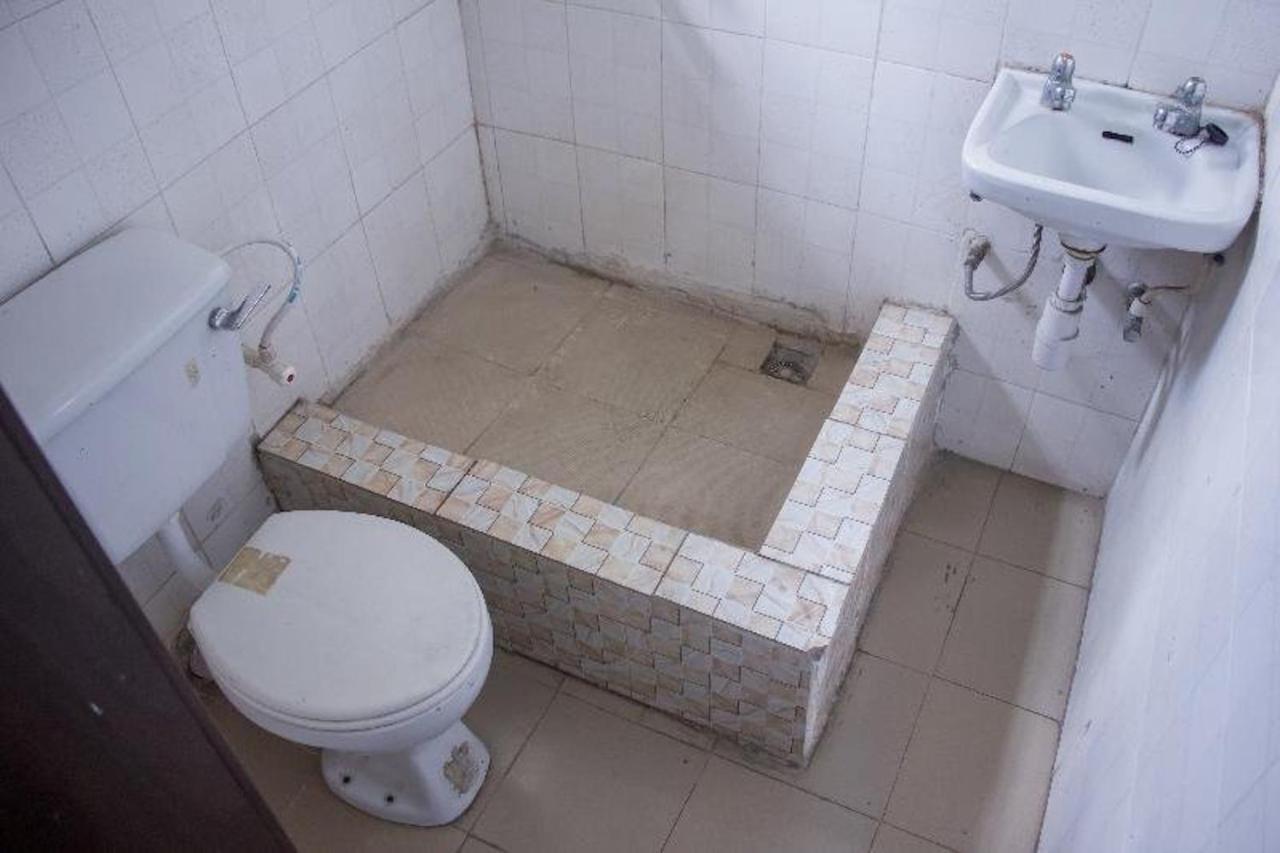 Wonder King Hotel Лагос Екстериор снимка
